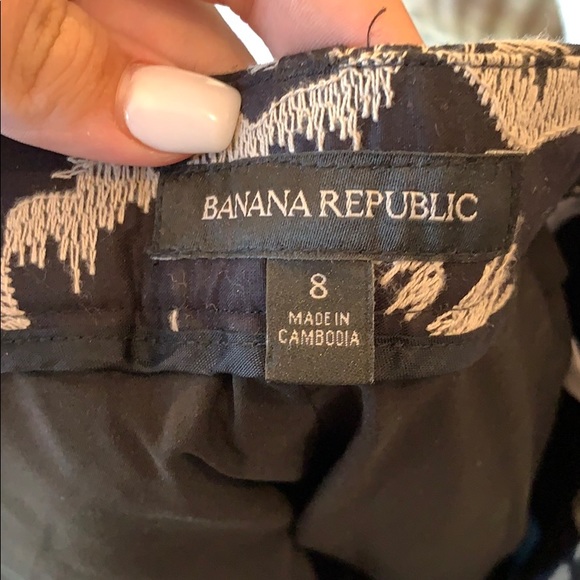 Banana Republic Patterned Shorts - Picture 2 of 2